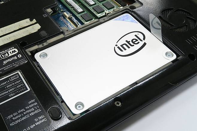 노트북 내에 탑재된 SSD