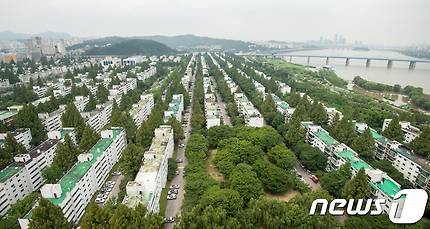 서울 서포구 반포주공1단지 전경 © News1 허경 기자