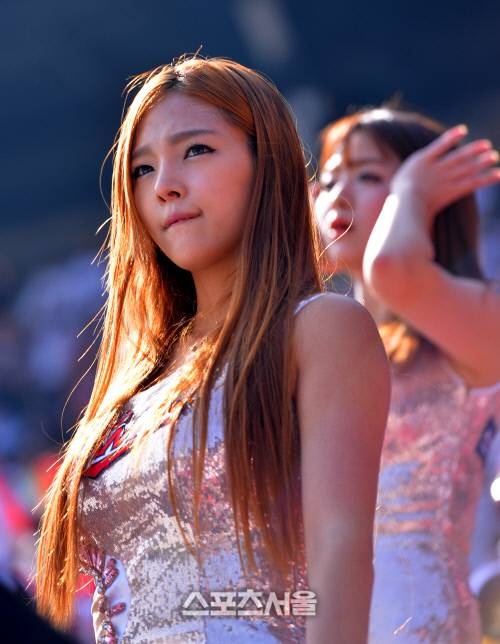 [카메라톡스]LG여신 강윤이 \'문학여신\'으로 컴백