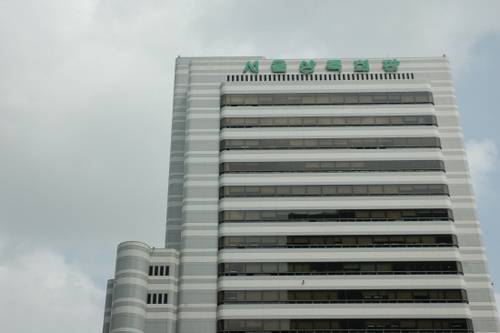 상록회관과 이들 두 건물은 고 김수근씨와 제자들의 작품이다.