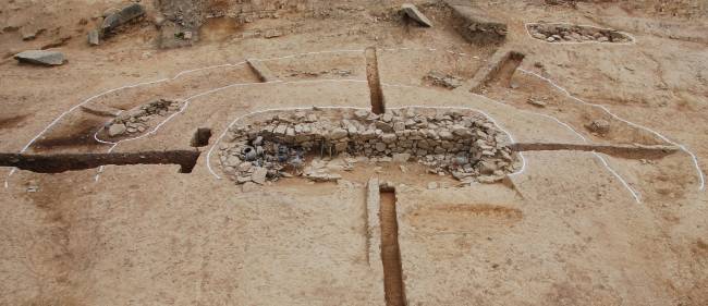 48호묘 전경:눈썹형 도랑.