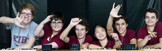 바둑을 배우기 위해 여름방학 동안 한국을 찾은 외국인 청소년들. 왼쪽부터 마틴 루지카, 다이어 켈시, 마티아스 망쟁, 에이미 송, 마티아스 판코커조르디, 티보 니젤. [권혁재 사진전문기자]