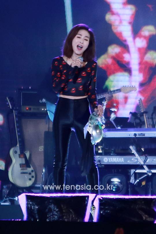 ‘거울공주’ 가면을 벗고 열창중인 가수 장혜진 (복면가왕)