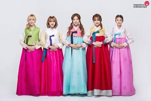 [한가위를 맞아 한복인사를 건넨 밍스. 사진제공=해피페이스엔터테인먼트]