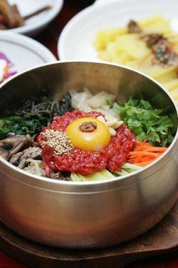 [헬스조선]육회 비빔밥/사진 출처=조선일보 DB