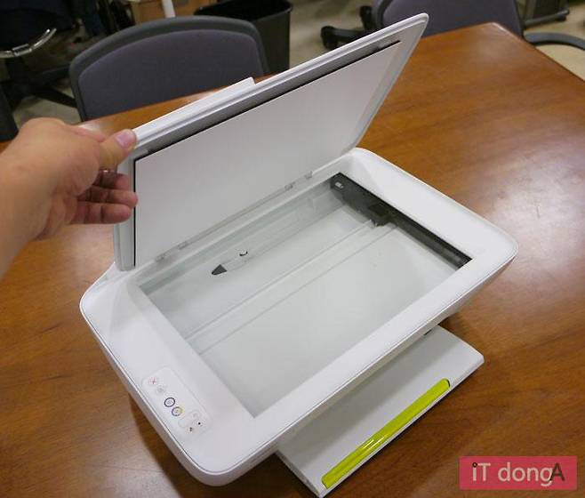 데스크젯 2132의 A4 평판 스캐너