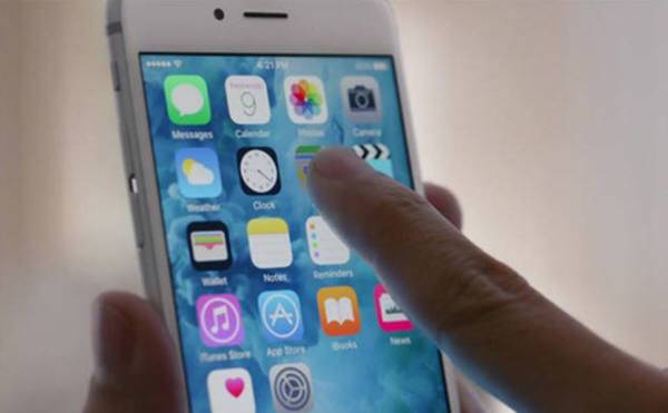 애플이 지난 25일 전세계에 아이폰6s시리즈를 출시한 이후 1주일간 판매량을 집계해 본 결과 아이폰6s가 아이폰6s플러스보다 4배나 많이 팔렸다. 사진=전자신문DB