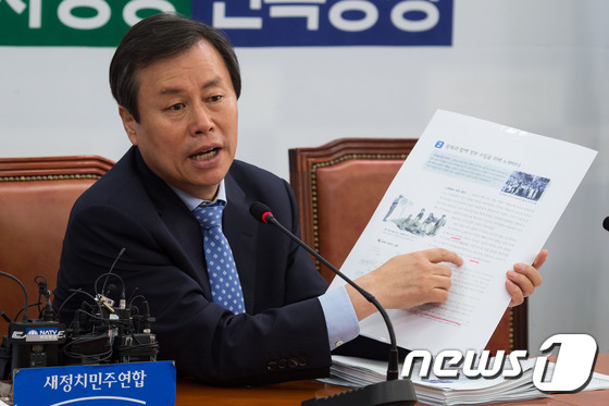 도종환 더불어민주당 대변인. /뉴스1 © News1 유승관 기자