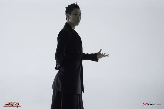 크로우의 홍보모델 이은결.