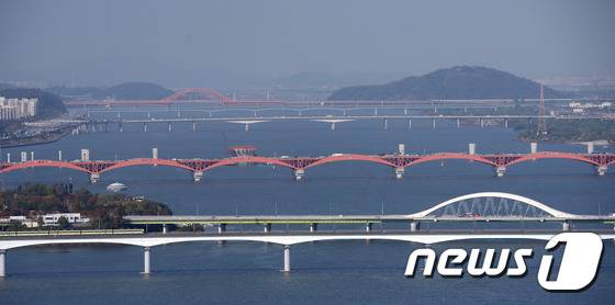 한강의 대교들 2015.10.28 © News1