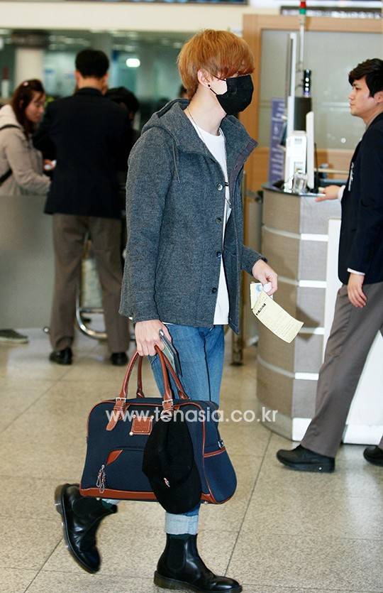 그룹 데이식스(성진,Jae,준혁,영케이,원필,도운) 멤버 준혁이 ‘케이콘 2015 제주’에 참석하기 위해 5일 오후 김포국제공항을 통해 제주도로 향하고 있다.