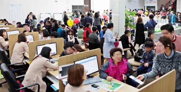 충주시티자이 모델하우스 방문 인파 [사진 GS건설]