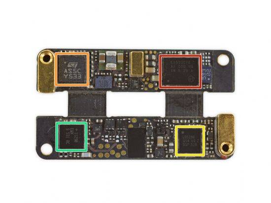 오른쪽 위 빨간색 부분이 마이크로컨트롤러(MCU)로 애플펜슬을 제어한다. (사진=아이픽스잇)