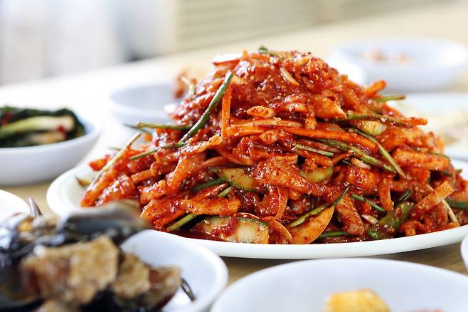겨울 간재미는 오독하게 씹히는 식감이 일품이다.