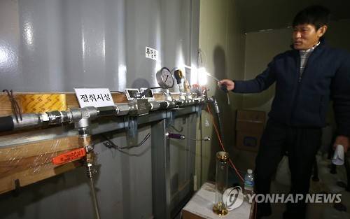 최근 기승을 부리는 '송유관 절도단'은 땅굴을 파 송유관에 구멍을 내고 기름을 빼내는 등 점차 지능화하고 있다. 지난해 12월 울산 남부경찰서에 적발된 송유관 절도단도 이 같은 수법을 썼다.<<연합뉴스 자료사진>>