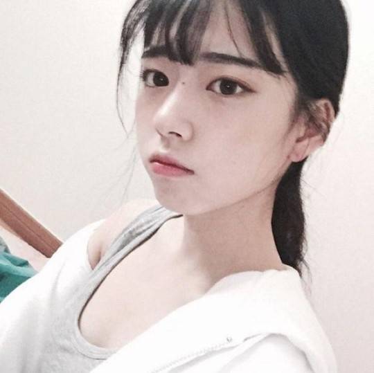 신세휘, 뜻밖의 노출 ‘하얀 속살이..’ 상의가 스르륵 ‘어머나’