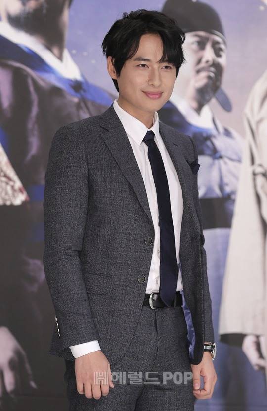 이지훈