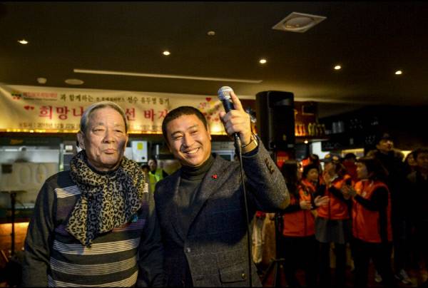 유두열 전 김해고 감독과 박정태 전 롯데 2군 감독. 박정태 제공