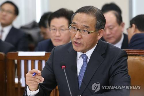 홍윤식 행정자치부 장관