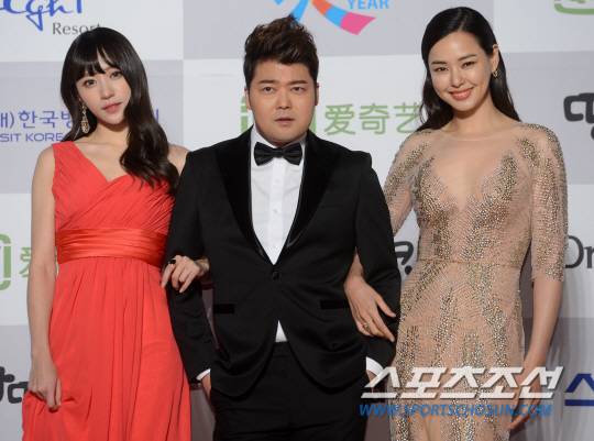 [포토] 전현무, 하니-이하늬 사이 자신만만!