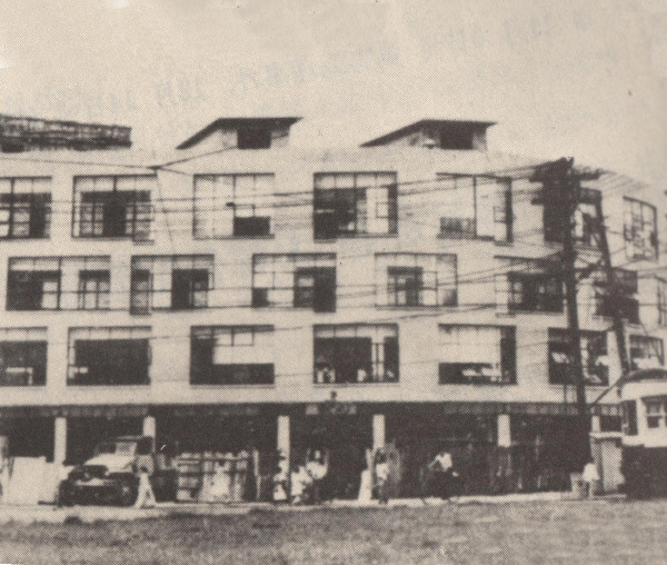 지금도 제 모습을 유지하고 있는 남대문로5가 역전 시범상가주택(1959년)  대한주택공사 제공