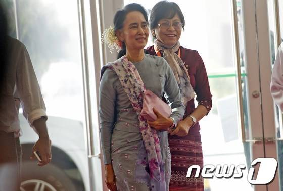 미얀마 민주화 운동의 상징인 아웅산 수지 여사가 12일(현지시간) 한 행사에 참석했다. © AFP=뉴스1