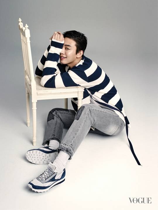 유아인 화보