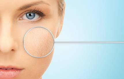 수분이 부족한 여성