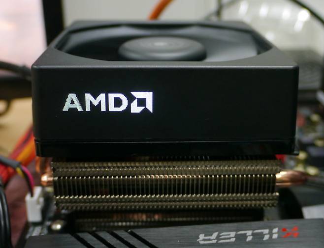 쿨러의 LED 로고