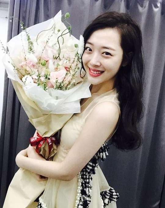 설리 리얼 꽃다발
