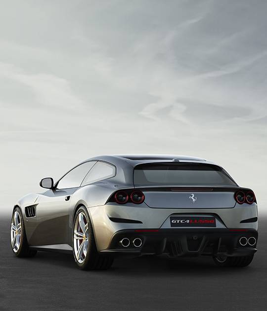 페라리 GTC4 루쏘