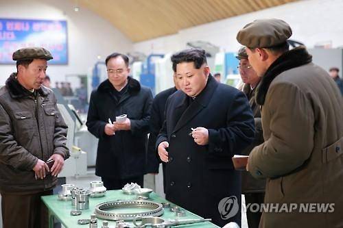 北김정은, 유엔제재 앞두고 '미사일 생산기지' 시찰    (평양 조선중앙통신=연합뉴스) 김정은 북한 국방위원회 제1위원장이 북한의 주요 미사일 생산기지 중 하나로 알려진 태성기계공장을 시찰했다고 조선중앙통신이 2일 보도했다. 2016.3.2