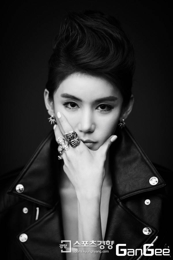 배우 오인혜 패션 화보. 사진 간지