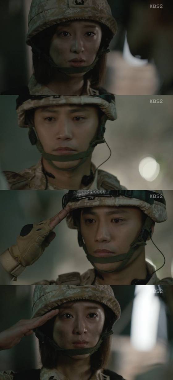 '태양의 후예' 진구가 김지원의 생존을 확인했다. © News1star / KBS2 '태양의 후예' 캡처
