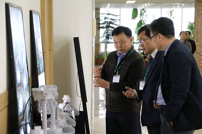 동부라이텍은 최근 신제품 발표회를 갖고 LED 방폭등을 선보였다(제공: 동부라이텍).