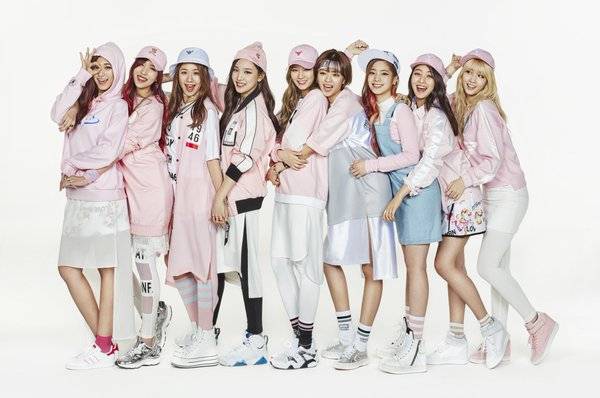 출처:/ 트와이스 공식 홈페이지