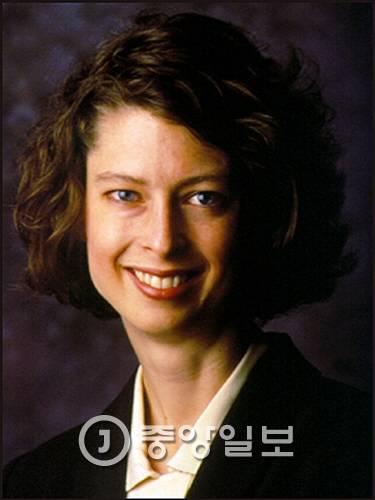 애비게일 존슨 피델리티 최고경영자(CEO). 창업주의 손녀인 존슨은 세계의 10대 여성 부호 중 유일하게 경영활동에 참여하고 있다.