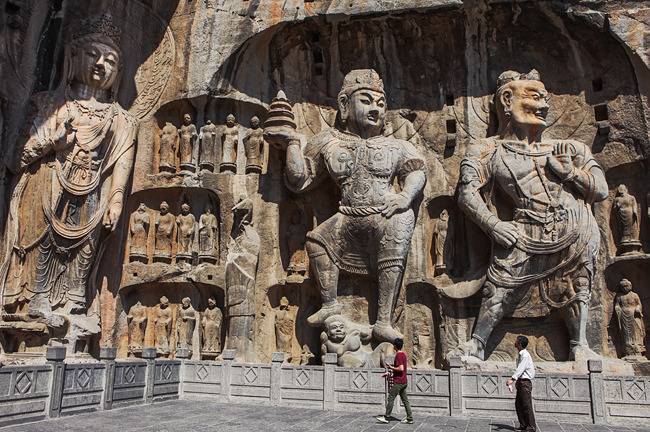 룽먼산 룽먼석굴.