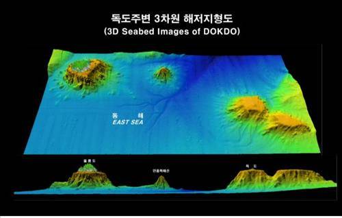 (부산=연합뉴스) 이영희 기자 = 국립해양조사원이 정밀측량한 자료를 토대로 만든 독도 주변 3차원 해저 지형도의 오른쪽에 독도의 바다 속 모습이 잘 드러나 있다. 독도의 전체 높이는 한라산보다 높고 면적은 울릉도의 6배나 된다. 2016.4.7 [국립해양조사원] lyh9502@yna.co.kr (끝)