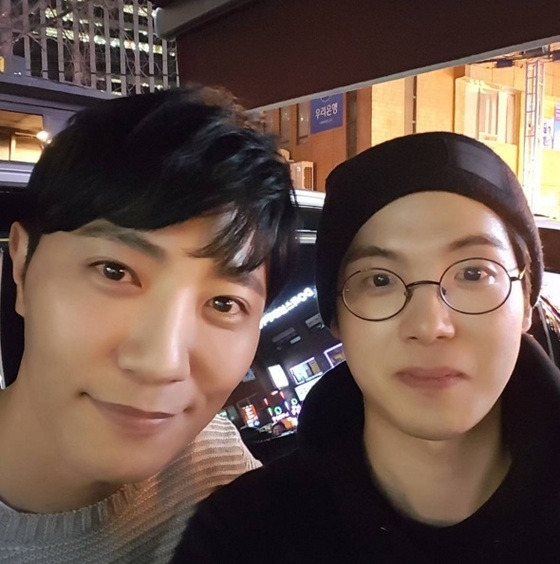 매드클라운과 진구가 인증샷을 찍었다. ⓒ News1star / 매드클라운 인스타그램