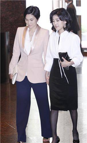 2012년 언니 이부진 호텔신라 사장과 호암상 시상식을 찾은 이서현 당시 부사장