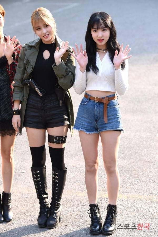 KBS 2TV '뮤직뱅크' 리허설 참석을 위해 출근을 하는 트와이스 모모 나연. 사진=장동규 기자 jk31@hankooki.com