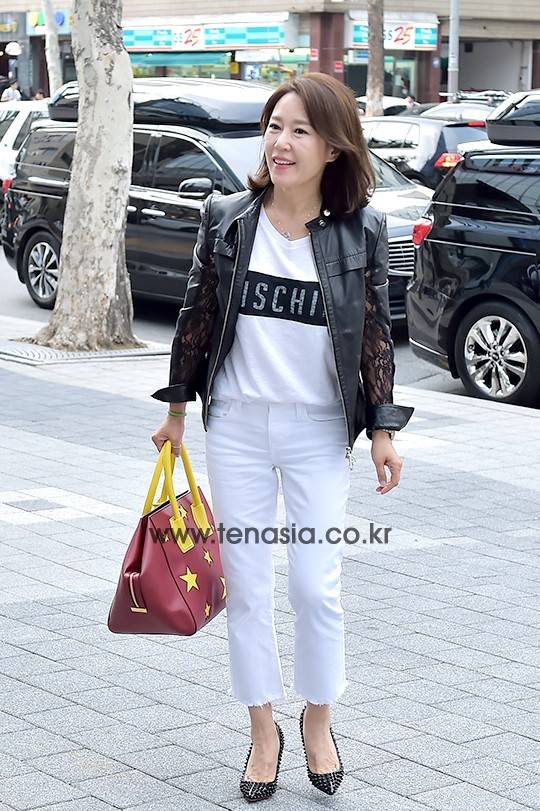 종방연에 참석한 차화연.