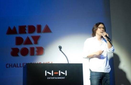 지난 2013년 8월, 경기 성남시 삼평동에 위치한 NHN엔터테인먼트 본사에서 이은상 전 대표이사가 사업 내용에 관해 설명하고 있다. 이 날 NHN엔터테인먼트는 온라인 게임에서 모바일 게임 중심으로 사업 구조를 변화시키고 스타트업에 2000억원을 투자하겠다는 계획을 발표했다. /NHN엔터테인먼트 제공