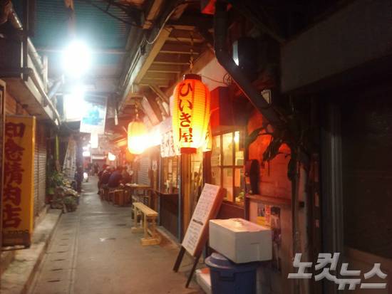 종전 후 생겨 현재까지 전통이 이어지고 있는 사카에마치 시장. (사진=재패니안 제공)