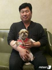 황동열 팅커벨프로젝트 대표와 순심이. © News1