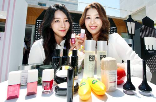 토니모리가  10주년을 맞아 가장 잘 팔린 10개 제품을 소개하고 있다. [한주형 기자]