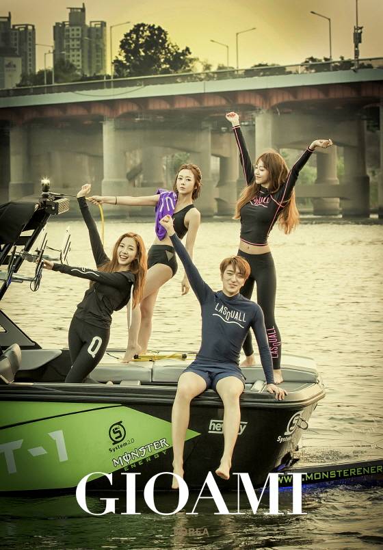 '음악의신2' CIVA 김소희, 청순 발랄 래쉬가드 화보