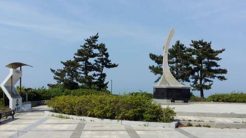 (연평도=연합뉴스) 김창선 기자 = 연평도 동북단에 망향공원이 꾸며져 있다. 맑은 날이면 북한 공장의 연기가 보일 정도로 북한이 지척이다. 2016.6.14