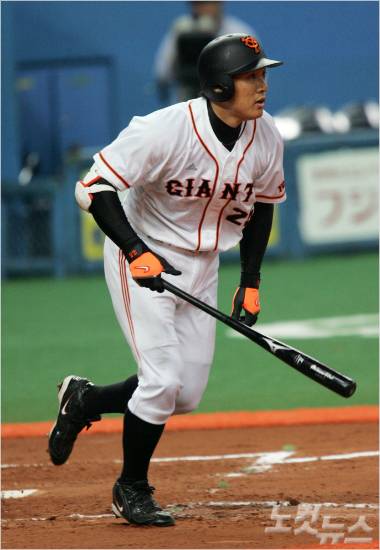 이승엽은 일본 시절 도쿄돔 천정을 맞히는 비거리 150m 초대형 홈런을 두 차례 날린 바 있다.(자료사진=노컷뉴스)